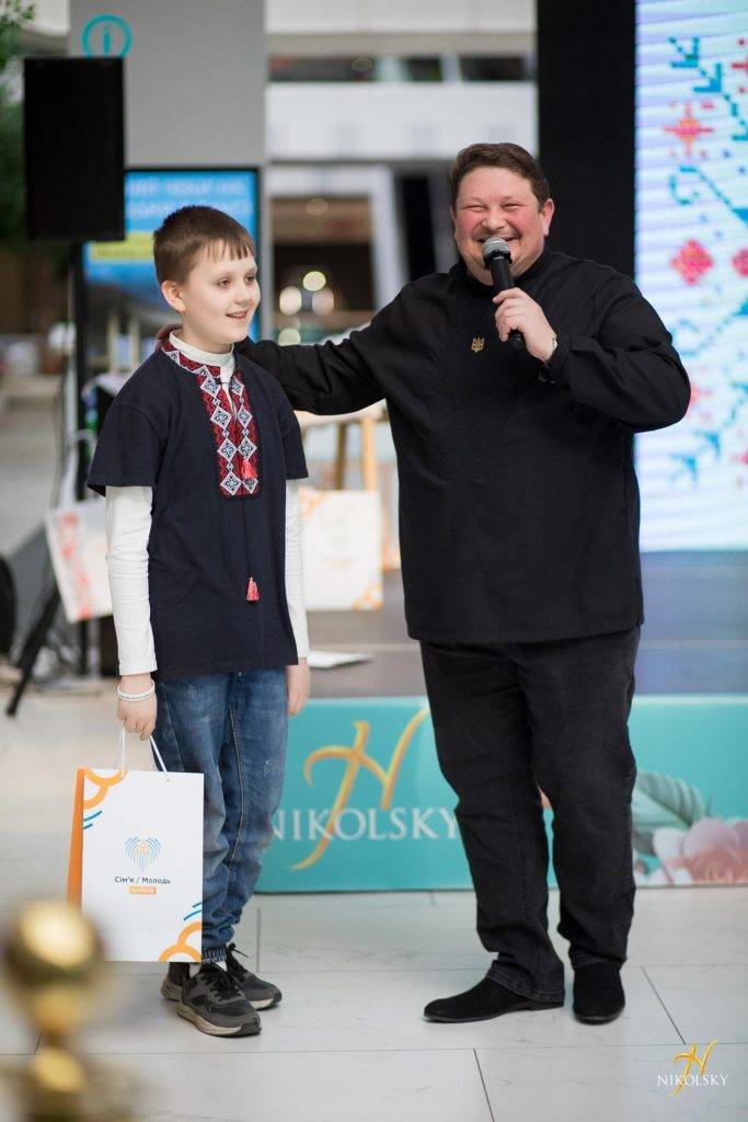 ТРЦ-Нікольський-День-вишиванки-2024-(2)