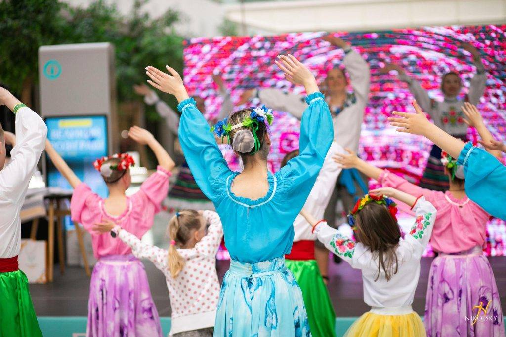 ТРЦ-Нікольський-День-вишиванки-2024-(28)