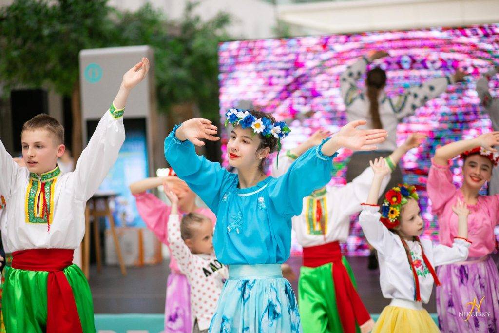 ТРЦ-Нікольський-День-вишиванки-2024-(29)