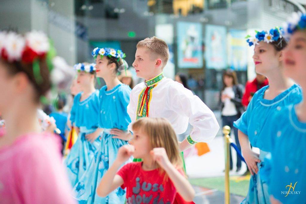 ТРЦ-Нікольський-День-вишиванки-2024-(30)