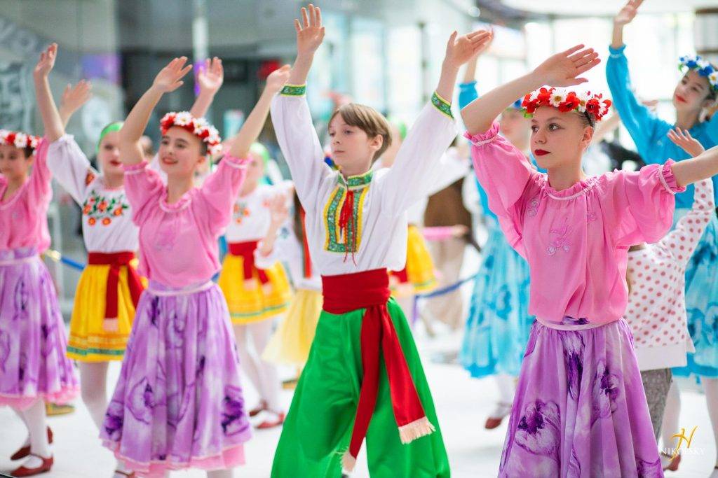 ТРЦ-Нікольський-День-вишиванки-2024-(33)