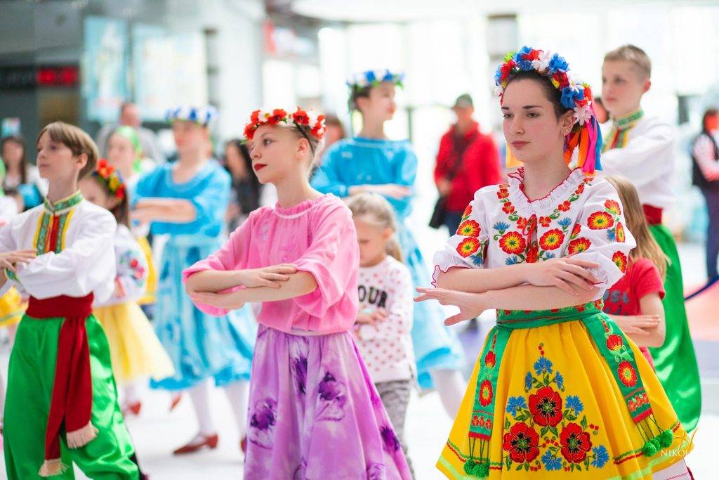 ТРЦ-Нікольський-День-вишиванки-2024-(34)