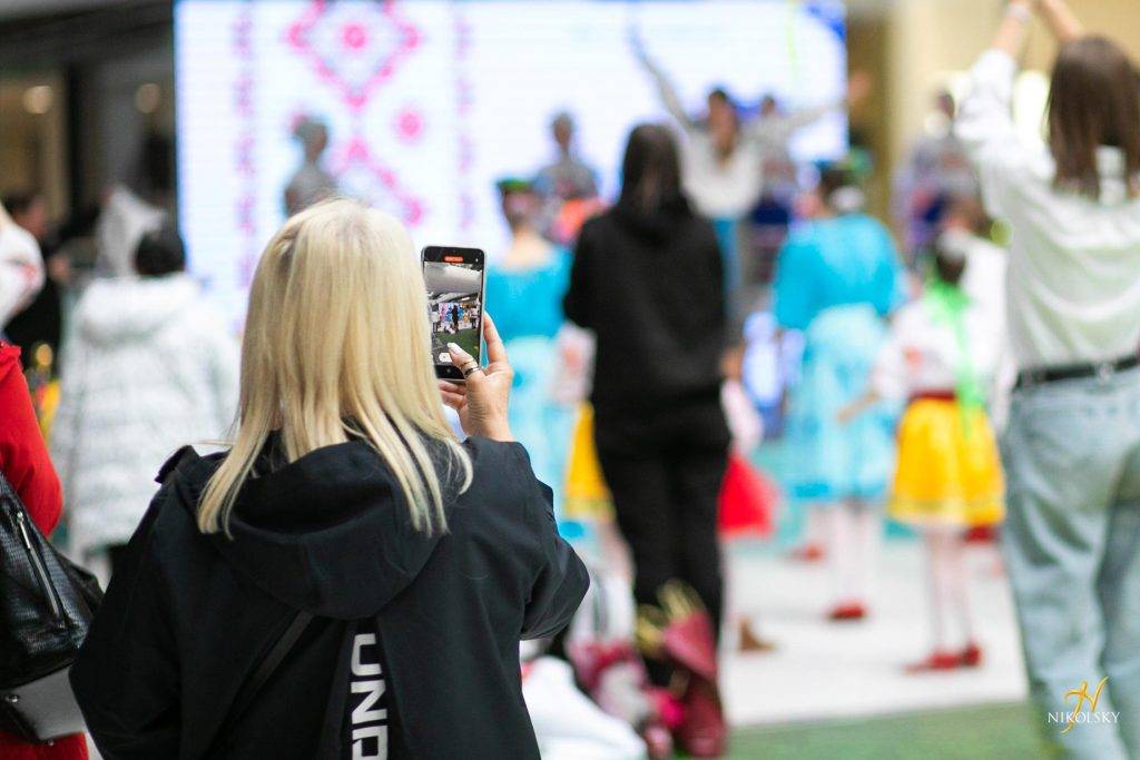 ТРЦ-Нікольський-День-вишиванки-2024-(35)