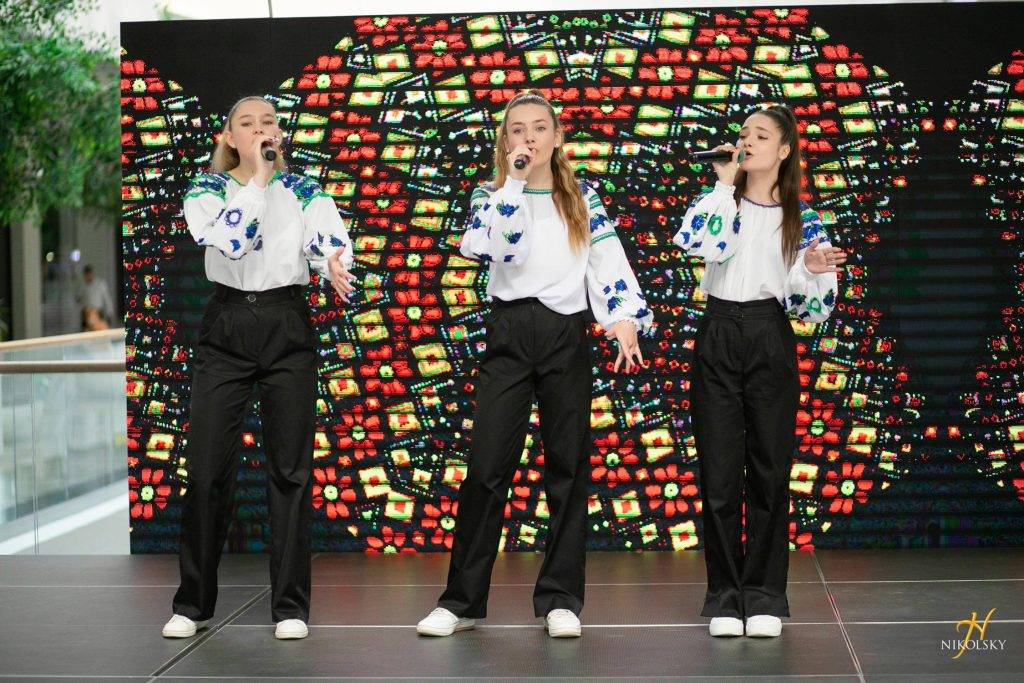 ТРЦ-Нікольський-День-вишиванки-2024-(36)