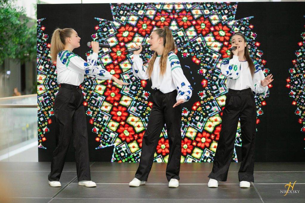 ТРЦ-Нікольський-День-вишиванки-2024-(37)