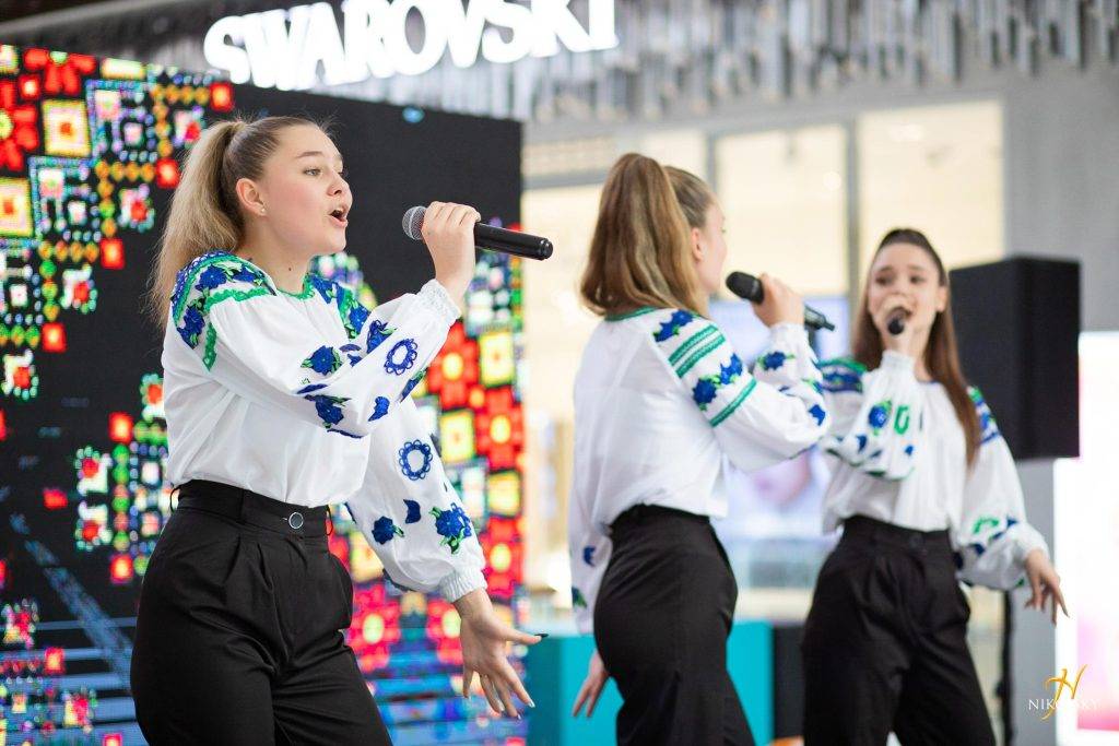 ТРЦ-Нікольський-День-вишиванки-2024-(38)