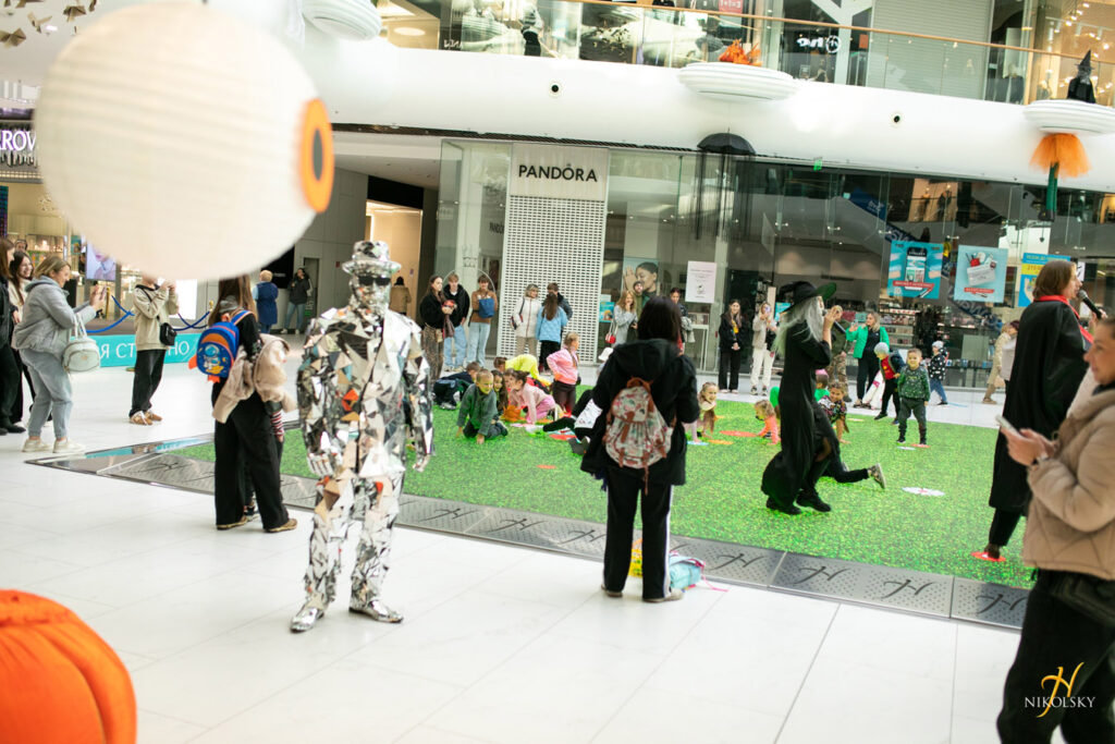 26-жовтня-Анімаційна-програма-“Дракула”-(фотозвіт)-(17)