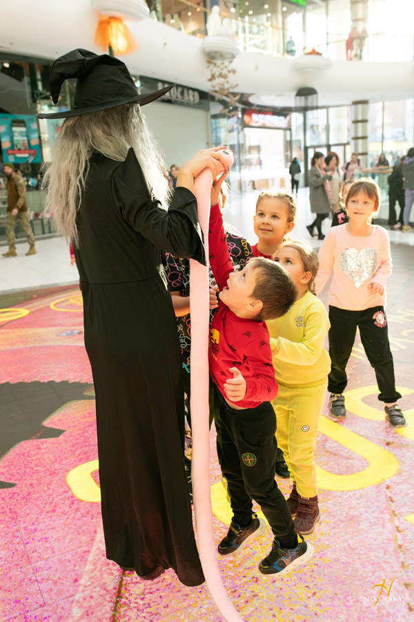 26-жовтня-Анімаційна-програма-“Дракула”-(фотозвіт)-(56)