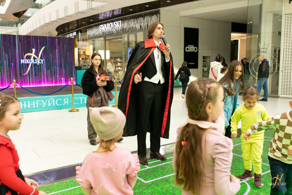 26-жовтня-Анімаційна-програма-“Дракула”-(фотозвіт)-(9)