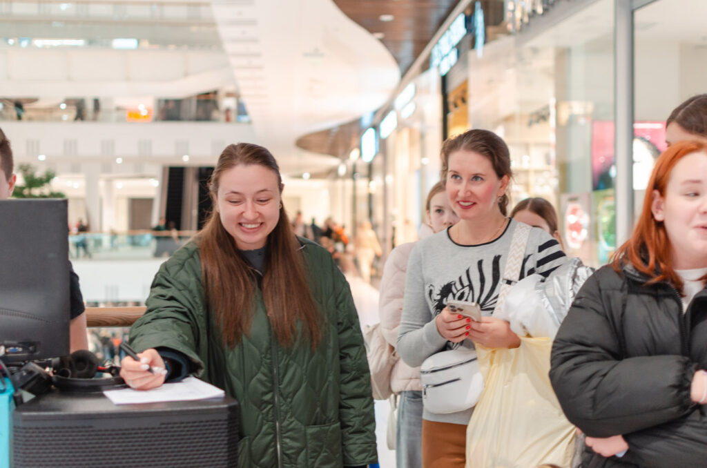 3-листопада-Караоке-на-екрані-(фотозвіт)-(15)