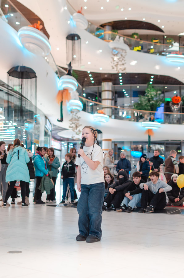 3-листопада-Караоке-на-екрані-(фотозвіт)-(42)