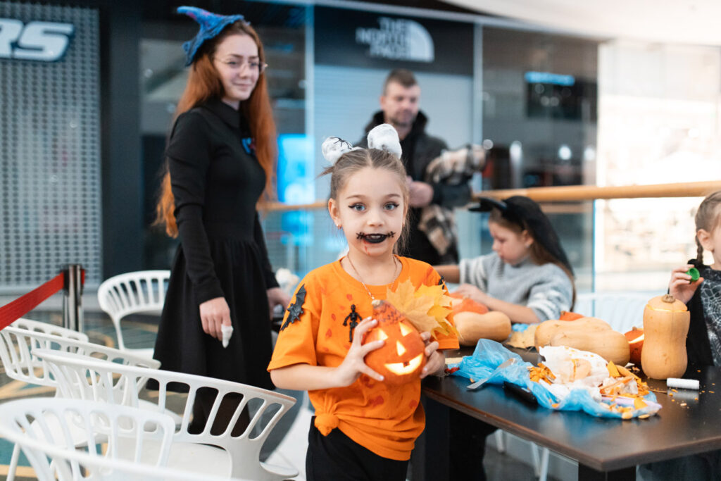 31-жовтня-Хелловін.-Конкурс-костюмів-(фотозвіт)-(114)