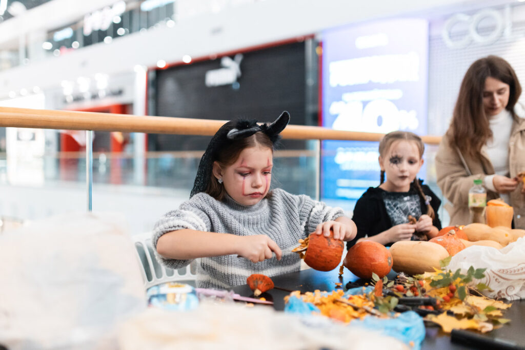 31-жовтня-Хелловін.-Конкурс-костюмів-(фотозвіт)-(115)