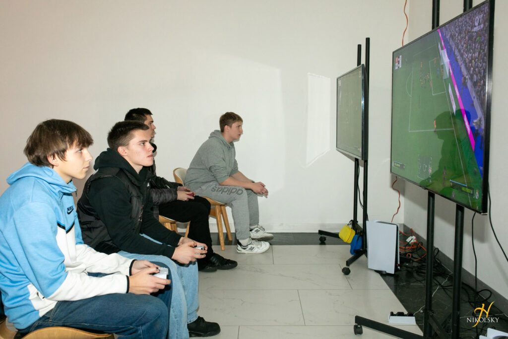 31-жовтня-Хелловін.-Конкурс-костюмів-(фотозвіт)-(154)