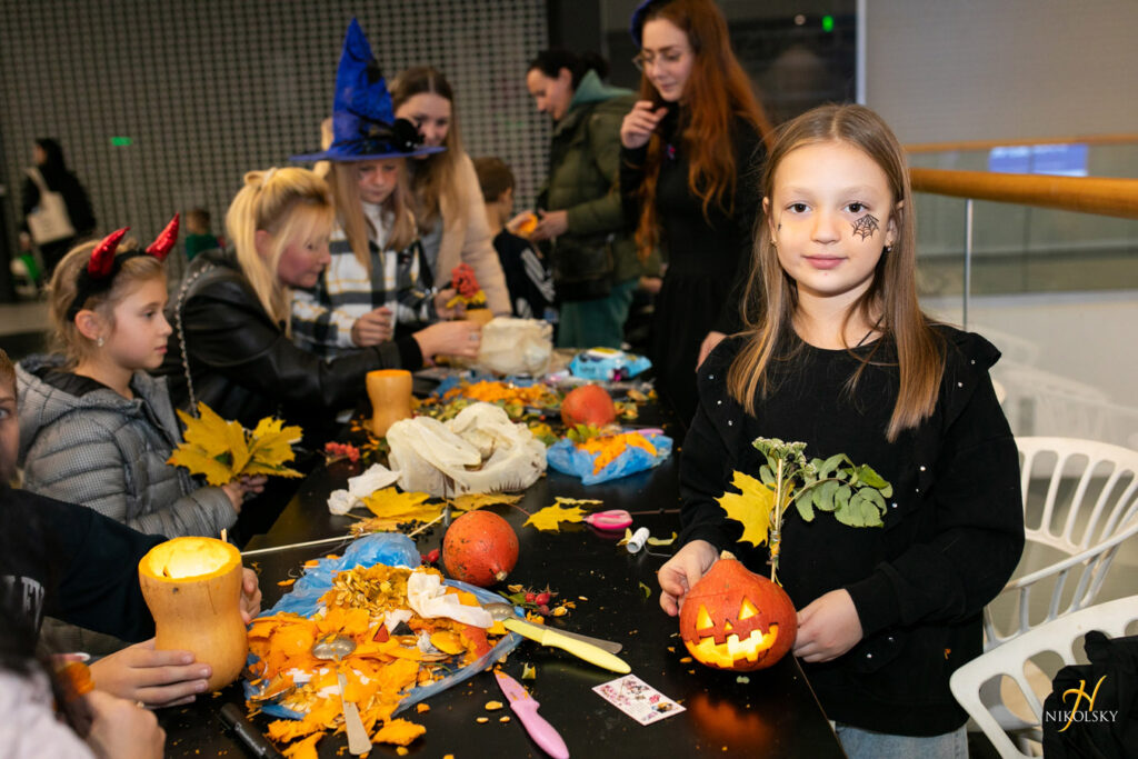 31-жовтня-Хелловін.-Конкурс-костюмів-(фотозвіт)-(224)