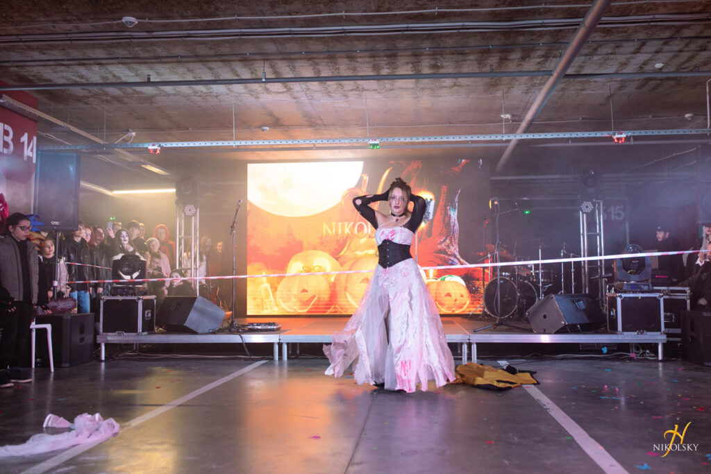 31-жовтня-Хелловін.-Конкурс-костюмів-(фотозвіт)-(245)