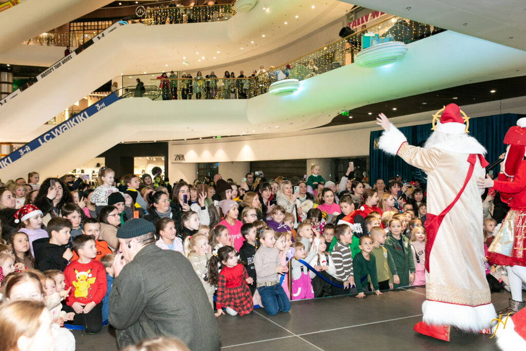 6-грудня-День-святого-Миколая.-Відкриття-ялинки-(фотозвіт)-(1)