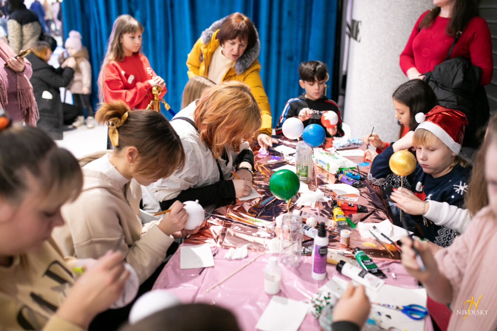 6-грудня-День-святого-Миколая.-Відкриття-ялинки-(фотозвіт)-(101)