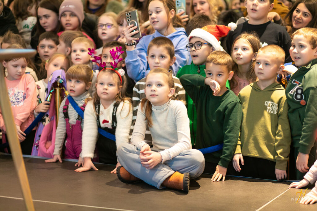 6-грудня-День-святого-Миколая.-Відкриття-ялинки-(фотозвіт)-(13)