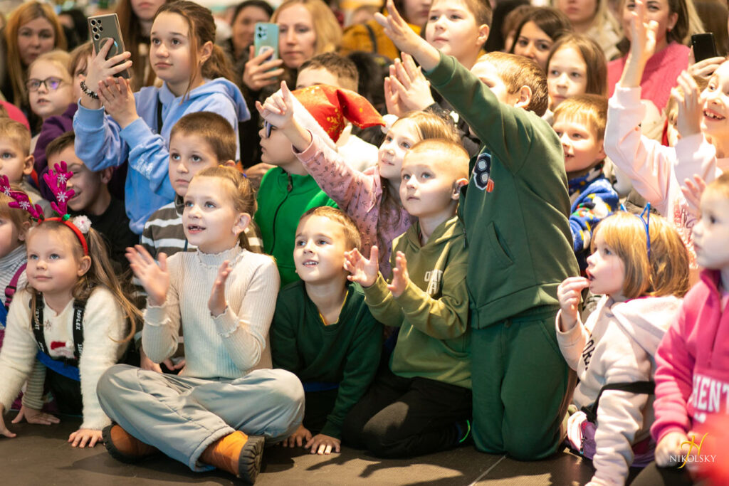 6-грудня-День-святого-Миколая.-Відкриття-ялинки-(фотозвіт)-(17)