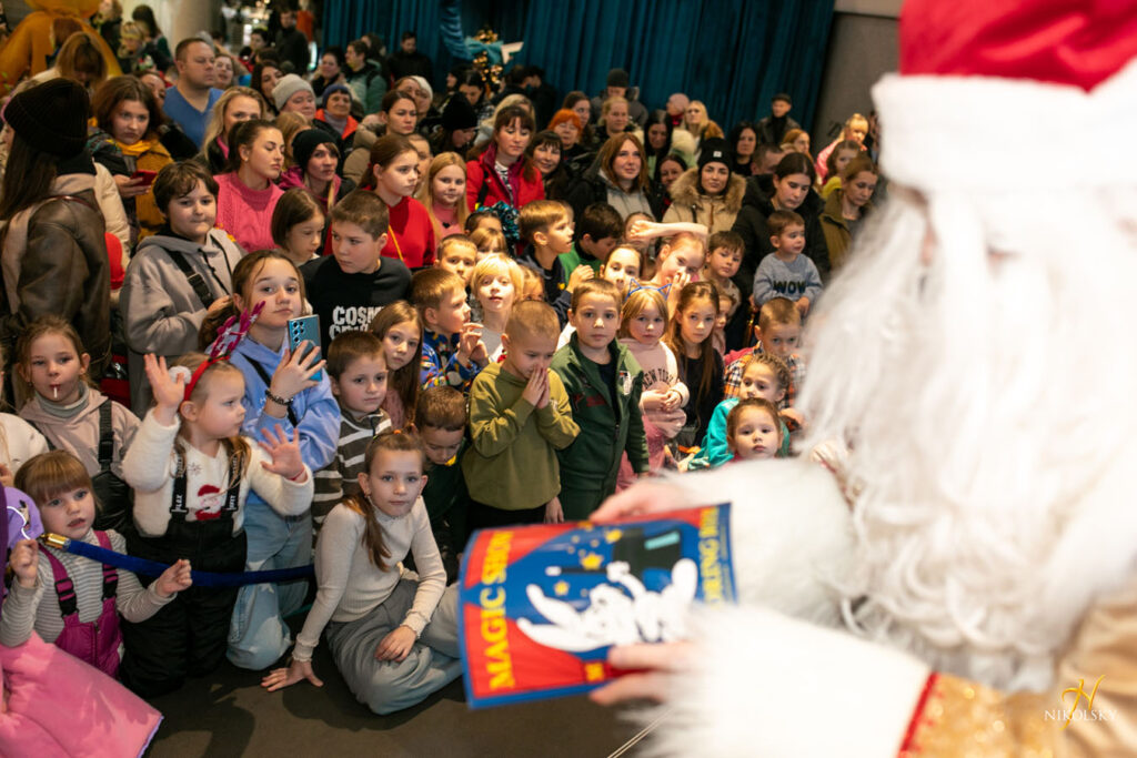 6-грудня-День-святого-Миколая.-Відкриття-ялинки-(фотозвіт)-(26)