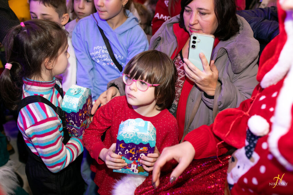 6-грудня-День-святого-Миколая.-Відкриття-ялинки-(фотозвіт)-(39)