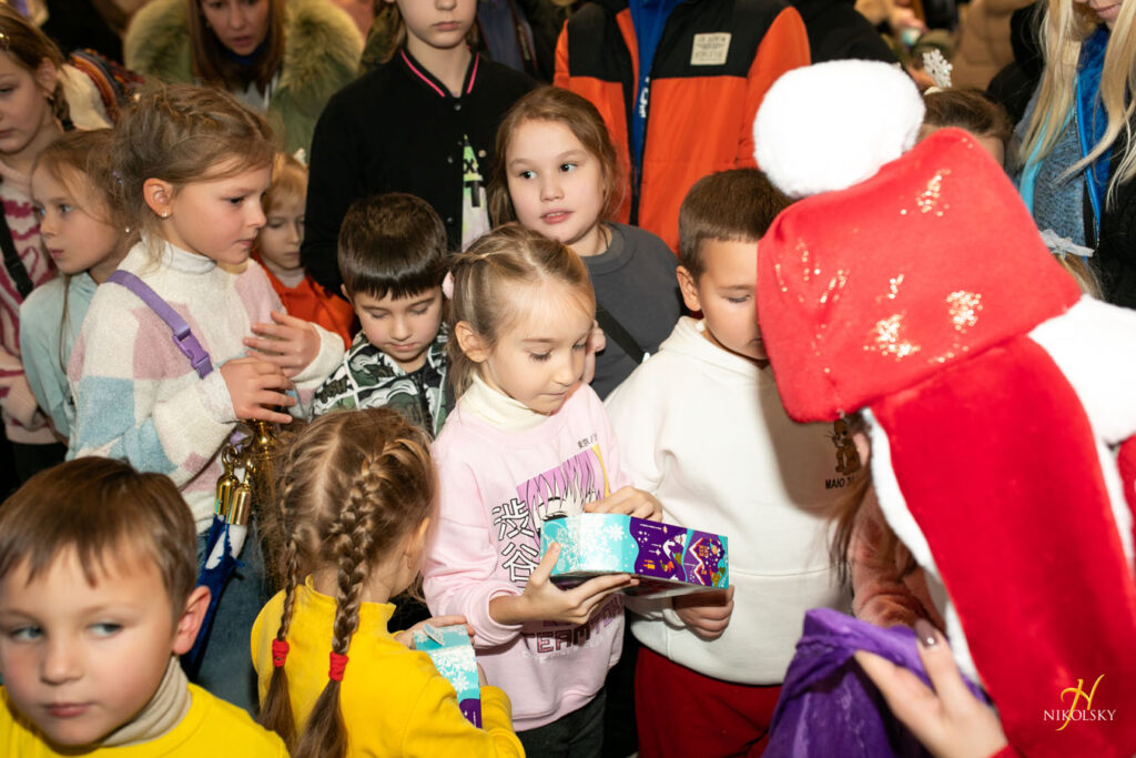 6-грудня-День-святого-Миколая.-Відкриття-ялинки-(фотозвіт)-(42)