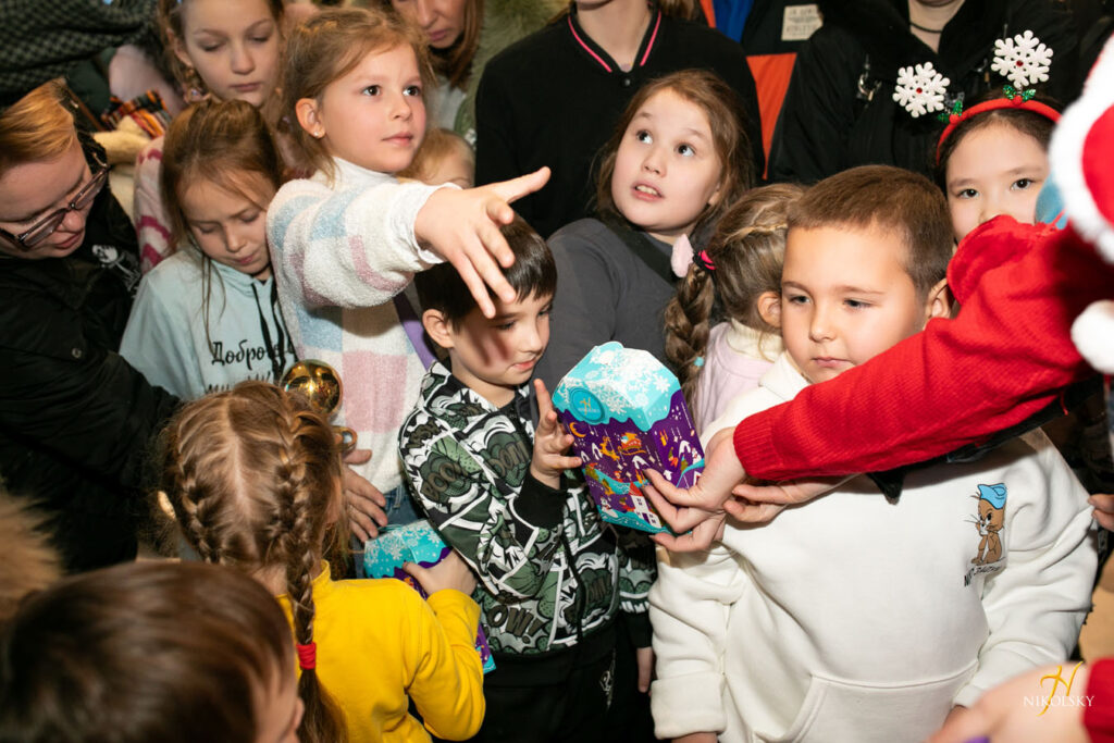 6-грудня-День-святого-Миколая.-Відкриття-ялинки-(фотозвіт)-(44)