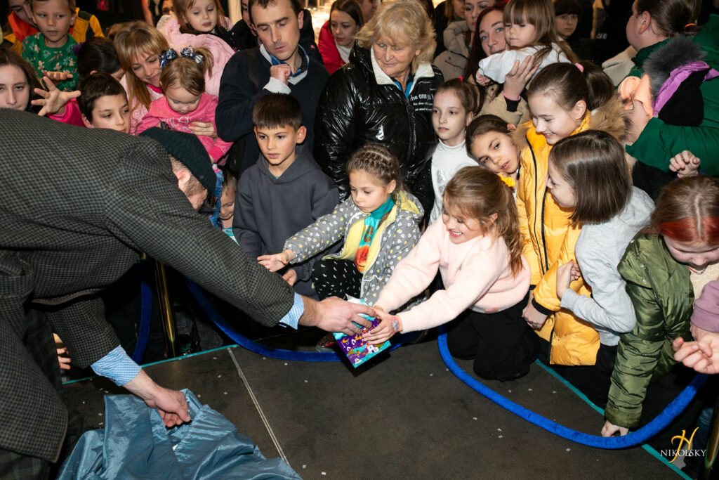6-грудня-День-святого-Миколая.-Відкриття-ялинки-(фотозвіт)-(55)