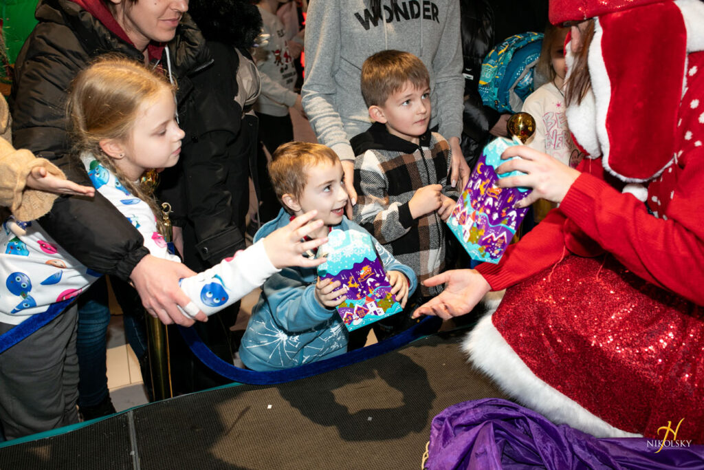 6-грудня-День-святого-Миколая.-Відкриття-ялинки-(фотозвіт)-(65)