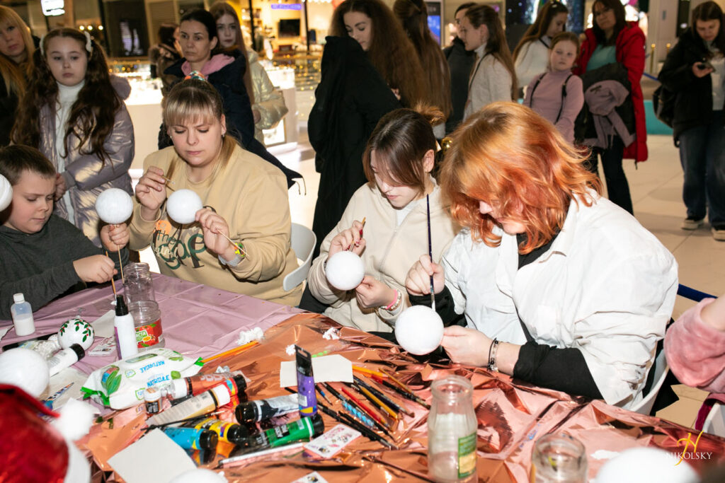 6-грудня-День-святого-Миколая.-Відкриття-ялинки-(фотозвіт)-(71)