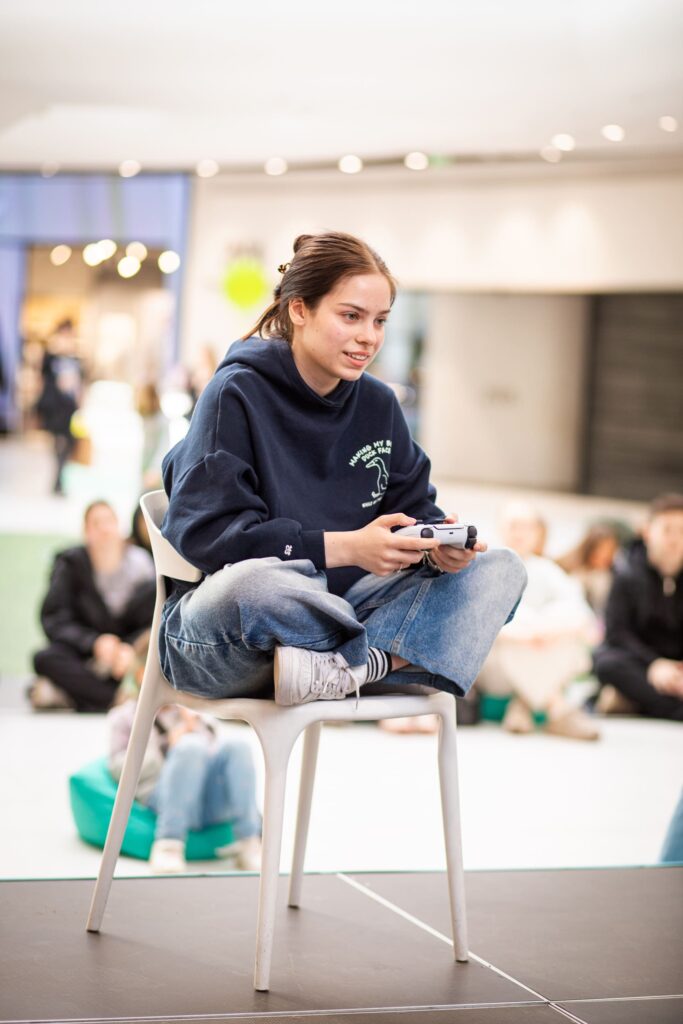 Topchiy-Photo-26-27-04-83