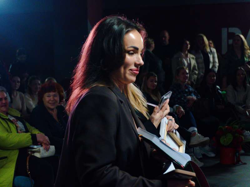 04-04-2026-Презентація-книги-Світлана-Ісаєва-Nikolsky-(160)