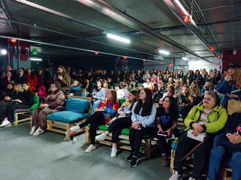 04-04-2026-Презентація-книги-Світлана-Ісаєва-Nikolsky-(17)