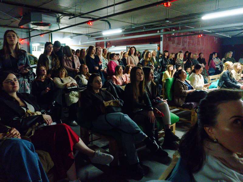 04-04-2026-Презентація-книги-Світлана-Ісаєва-Nikolsky-(19)