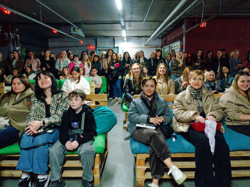 04-04-2026-Презентація-книги-Світлана-Ісаєва-Nikolsky-(23)