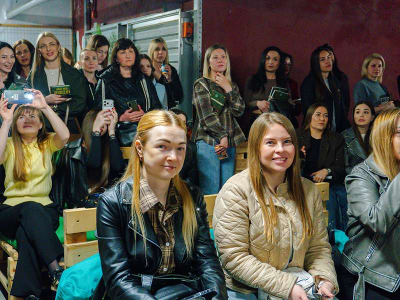 04-04-2026-Презентація-книги-Світлана-Ісаєва-Nikolsky-(29)