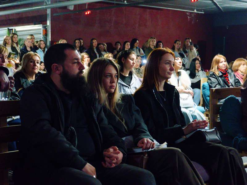 04-04-2026-Презентація-книги-Світлана-Ісаєва-Nikolsky-(90)